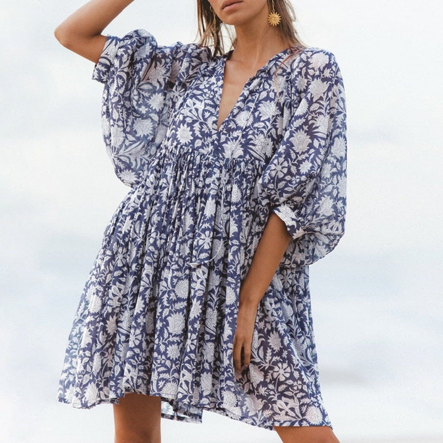 Vestido Curto Solto Estampado de Meia Manga Floral - Mirela