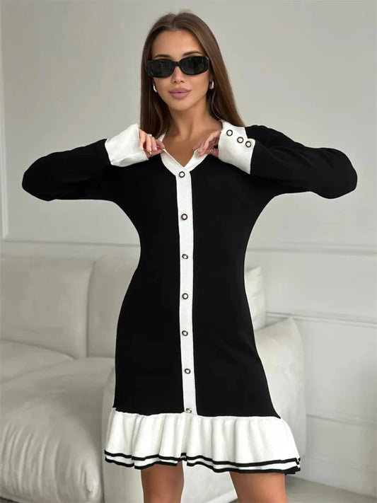 Vestido Curto Manga Longa com Botões Modern Grace