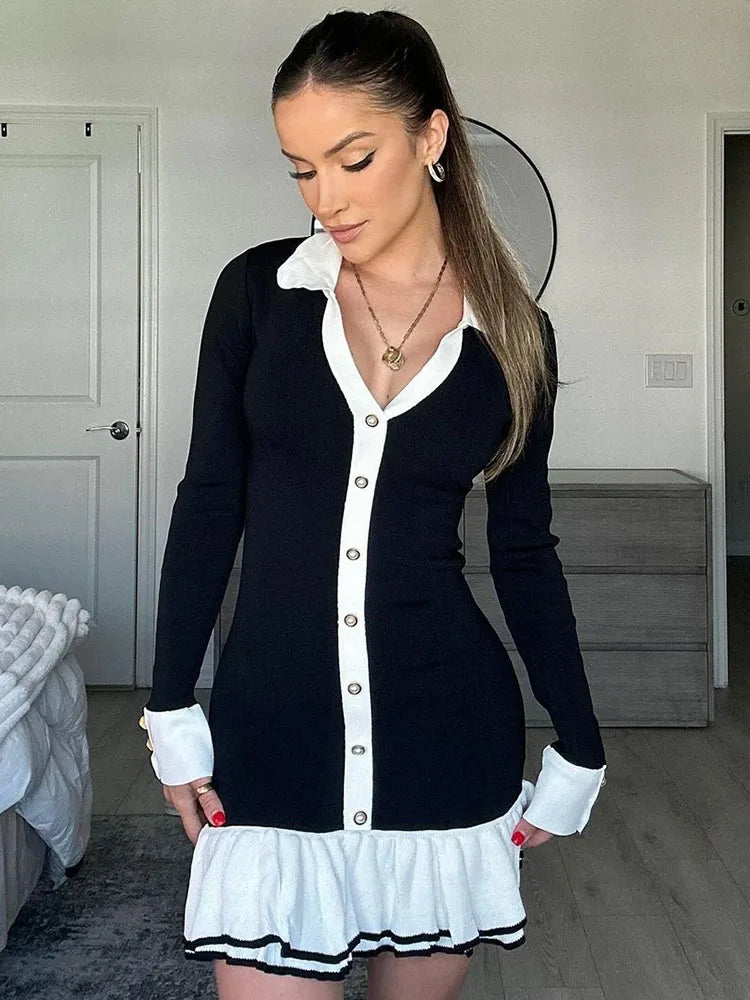 Vestido Curto Manga Longa com Botões Modern Grace