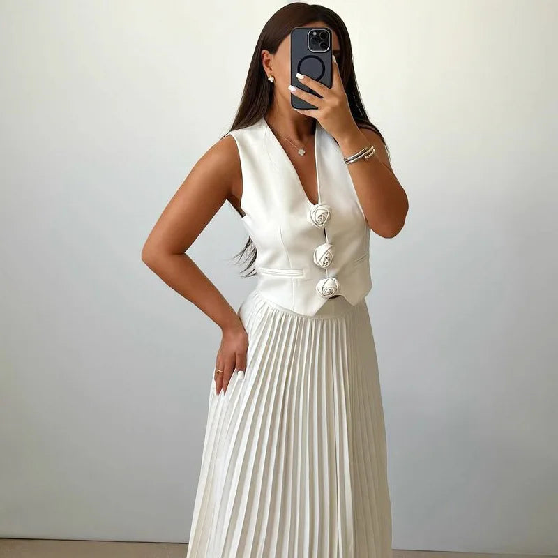 Conjunto Feminino Colete com Aplique de Rosas com Saia Midi Plissada Modern Helena