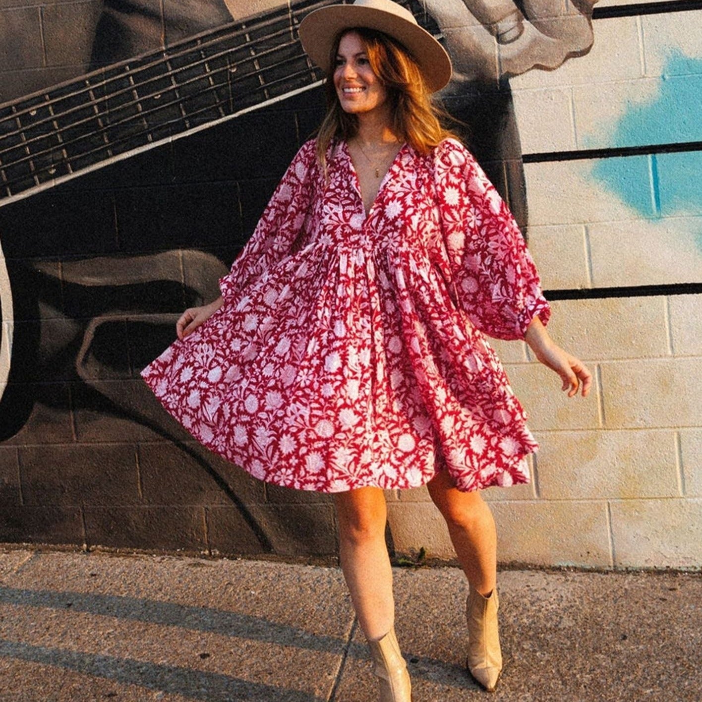 Vestido Curto Solto Estampado de Meia Manga Floral - Mirela